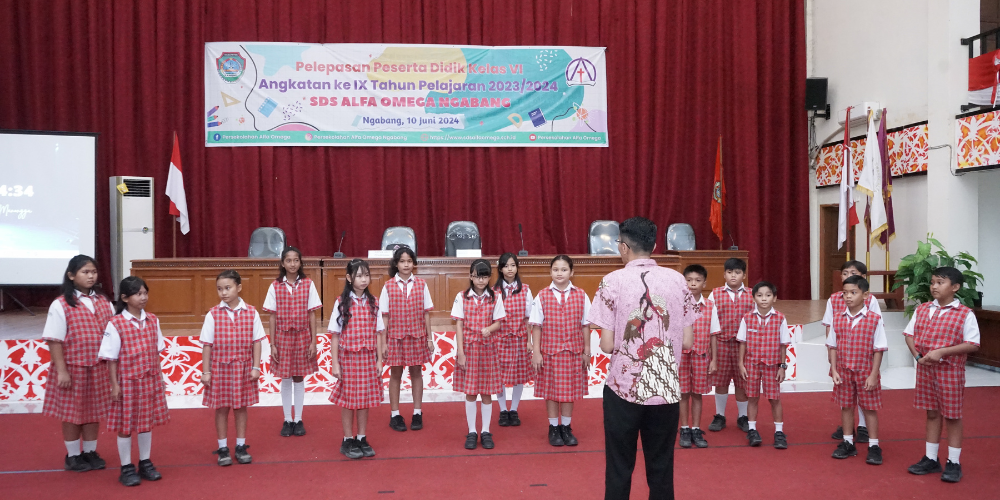 Meriah dan Penuh Makna: Pelepasan Siswa Siswi Kelas 6 SDS Alfa Omega Meriah dan Penuh Makna: Pelepasan Siswa Siswi Kelas 6 SDS Alfa Omega