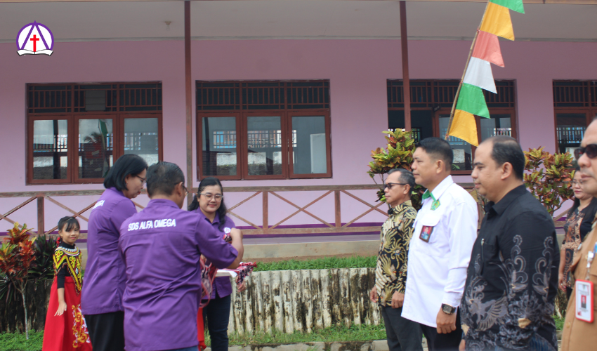 SDS Alfa Omega Rayakan HUT ke-15 dengan Meriah SDS Alfa Omega Rayakan HUT ke-15 dengan Meriah