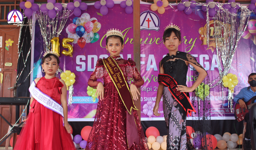 SDS Alfa Omega Rayakan HUT ke-15 dengan Meriah SDS Alfa Omega Rayakan HUT ke-15 dengan Meriah